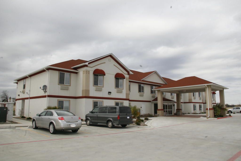 Budget Host Inn And Suites Cameron Exterior photo