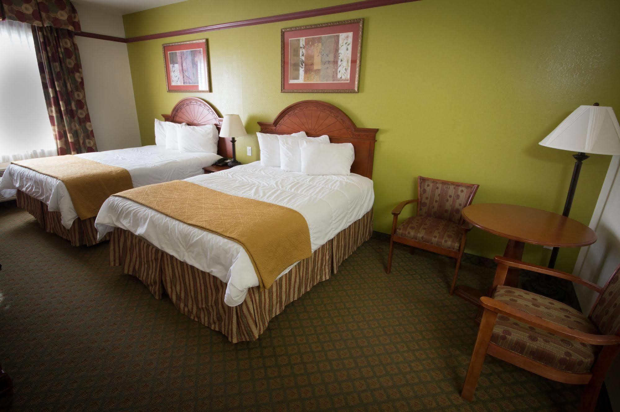 Budget Host Inn And Suites Cameron Exterior photo