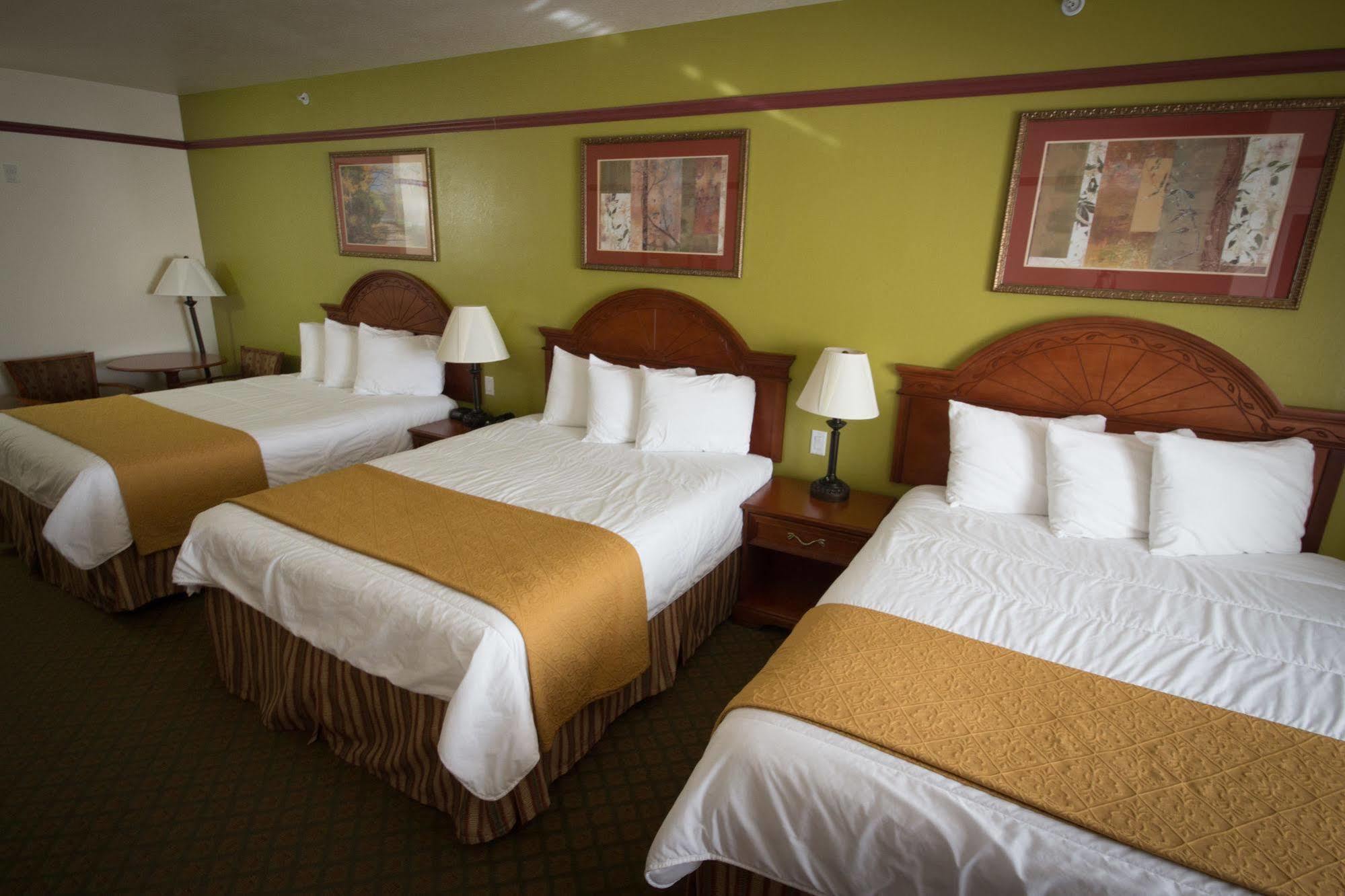 Budget Host Inn And Suites Cameron Exterior photo