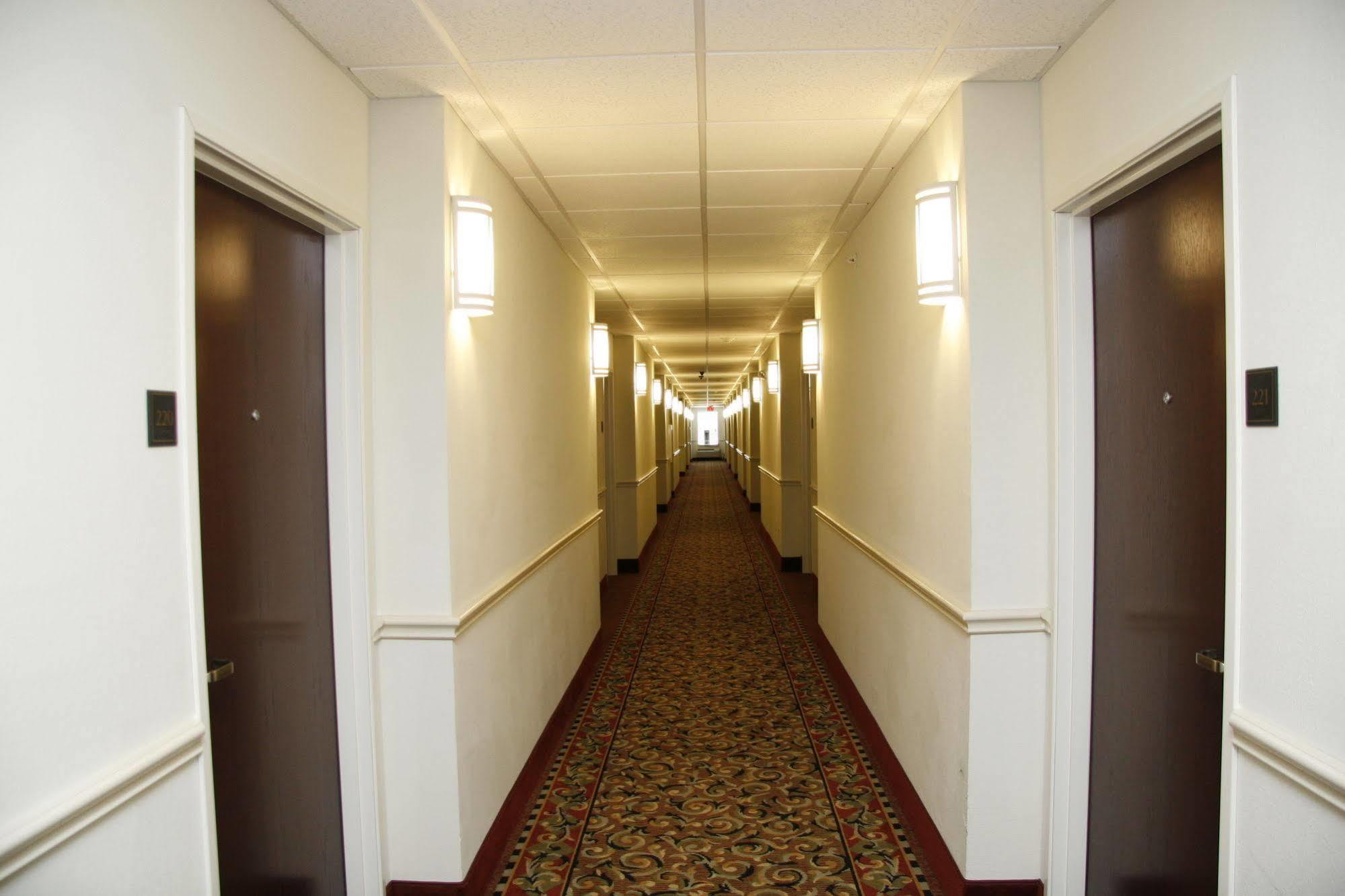 Budget Host Inn And Suites Cameron Exterior photo